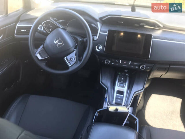 Серый Хонда Клерити, объемом двигателя 1.5 л и пробегом 198 тыс. км за 15500 $, фото 7 на Automoto.ua