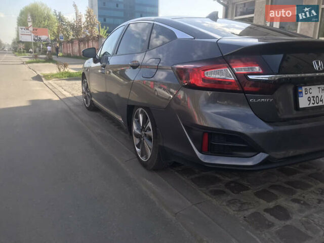 Серый Хонда Клерити, объемом двигателя 1.5 л и пробегом 198 тыс. км за 15500 $, фото 4 на Automoto.ua