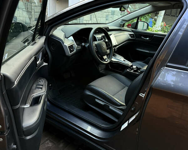 Серый Хонда Клерити, объемом двигателя 1.5 л и пробегом 161 тыс. км за 18100 $, фото 27 на Automoto.ua