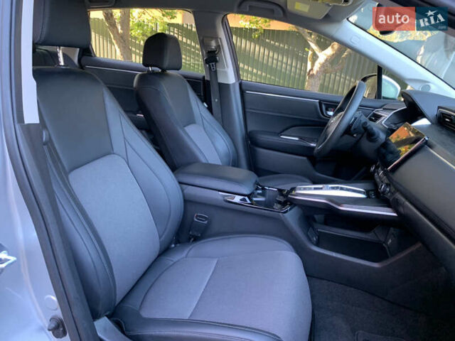 Сірий Хонда Клериті, об'ємом двигуна 1.5 л та пробігом 105 тис. км за 19300 $, фото 18 на Automoto.ua