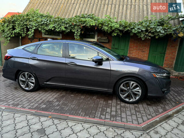 Серый Хонда Клерити, объемом двигателя 1.5 л и пробегом 161 тыс. км за 18100 $, фото 2 на Automoto.ua