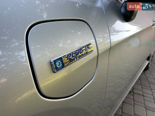 Сірий Хонда Клериті, об'ємом двигуна 1.5 л та пробігом 105 тис. км за 19300 $, фото 26 на Automoto.ua