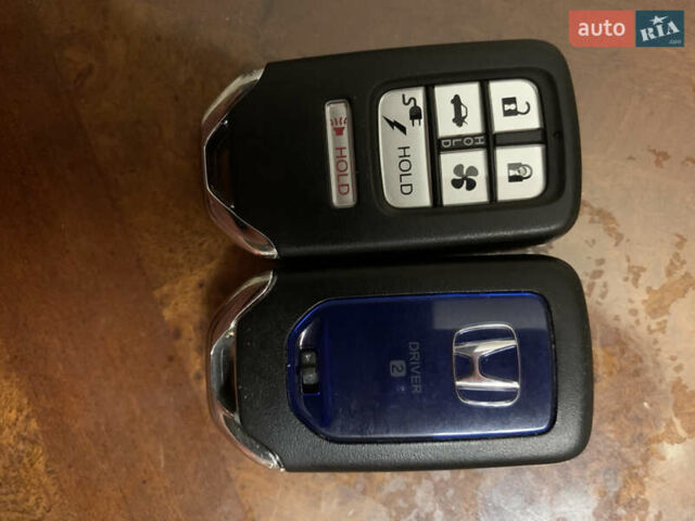 Сірий Хонда Клериті, об'ємом двигуна 1.5 л та пробігом 105 тис. км за 19300 $, фото 32 на Automoto.ua