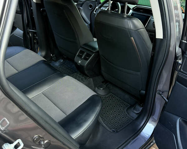 Серый Хонда Клерити, объемом двигателя 1.5 л и пробегом 161 тыс. км за 18100 $, фото 29 на Automoto.ua