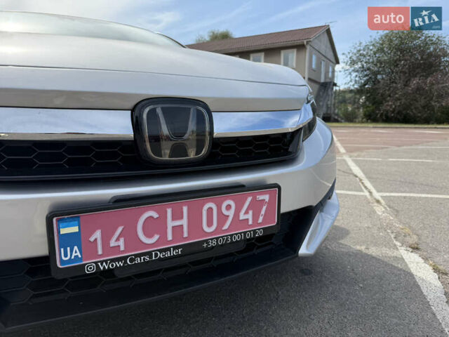 Серый Хонда Клерити, объемом двигателя 1.5 л и пробегом 76 тыс. км за 18600 $, фото 10 на Automoto.ua