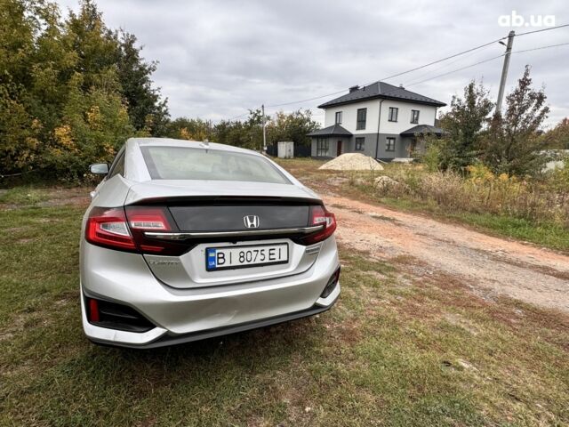 Серый Хонда Клерити, объемом двигателя 1.5 л и пробегом 87 тыс. км за 19200 $, фото 3 на Automoto.ua