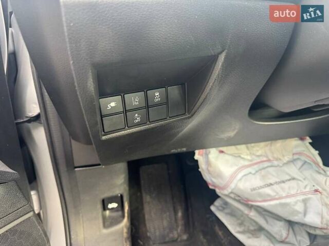 Серый Хонда Клерити, объемом двигателя 1.5 л и пробегом 34 тыс. км за 11000 $, фото 6 на Automoto.ua