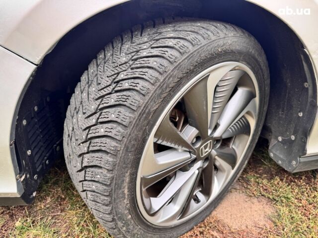 Серый Хонда Клерити, объемом двигателя 1.5 л и пробегом 87 тыс. км за 19200 $, фото 13 на Automoto.ua