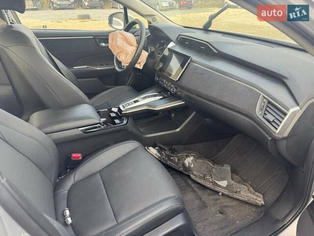 Серый Хонда Клерити, объемом двигателя 1.5 л и пробегом 34 тыс. км за 11000 $, фото 10 на Automoto.ua