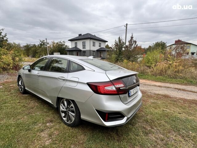 Серый Хонда Клерити, объемом двигателя 1.5 л и пробегом 87 тыс. км за 19200 $, фото 2 на Automoto.ua