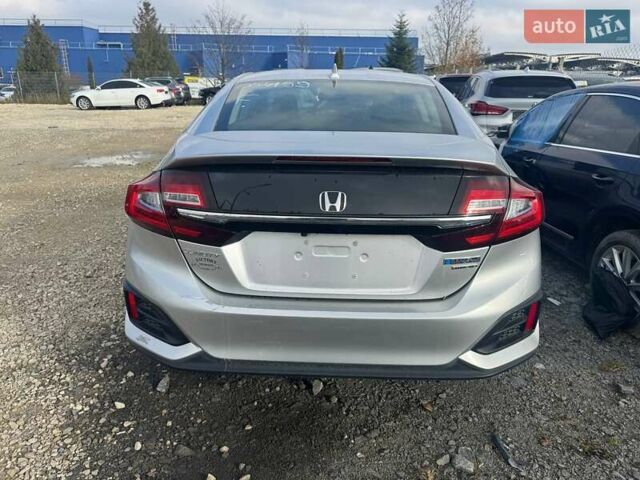 Серый Хонда Клерити, объемом двигателя 1.5 л и пробегом 34 тыс. км за 11000 $, фото 2 на Automoto.ua
