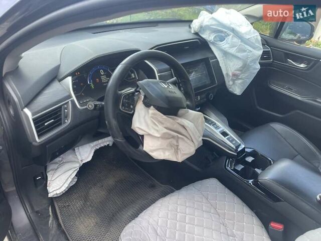 Сірий Хонда Клериті, об'ємом двигуна 1.5 л та пробігом 120 тис. км за 9999 $, фото 4 на Automoto.ua