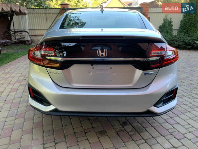 Сірий Хонда Клериті, об'ємом двигуна 1.5 л та пробігом 105 тис. км за 19300 $, фото 4 на Automoto.ua