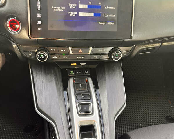 Серый Хонда Клерити, объемом двигателя 1.5 л и пробегом 118 тыс. км за 18000 $, фото 37 на Automoto.ua