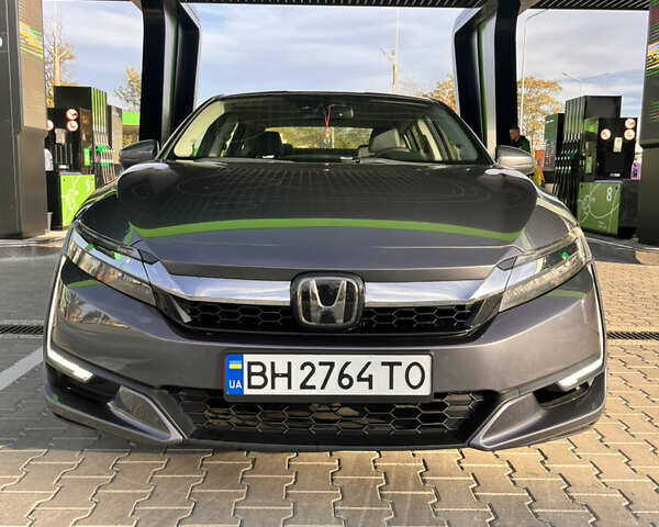 Серый Хонда Клерити, объемом двигателя 1.5 л и пробегом 118 тыс. км за 18000 $, фото 2 на Automoto.ua