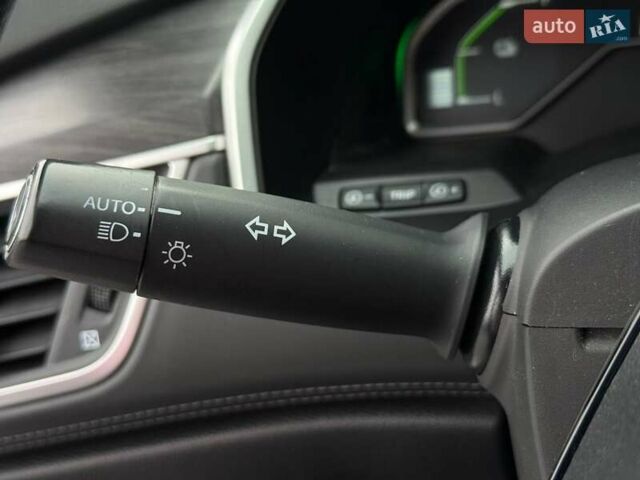 Серый Хонда Клерити, объемом двигателя 1.5 л и пробегом 159 тыс. км за 15900 $, фото 25 на Automoto.ua