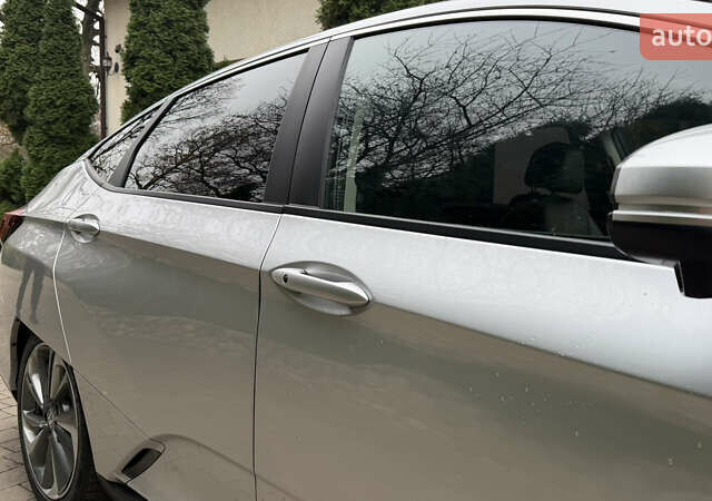 Сірий Хонда Клериті, об'ємом двигуна 1.5 л та пробігом 67 тис. км за 19000 $, фото 26 на Automoto.ua