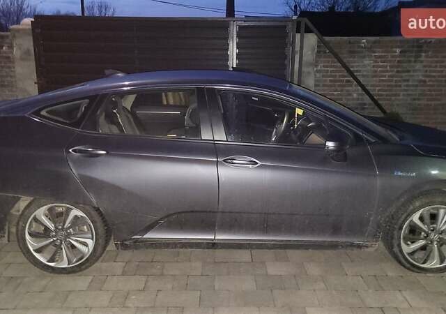 Сірий Хонда Клериті, об'ємом двигуна 1.5 л та пробігом 96 тис. км за 19500 $, фото 1 на Automoto.ua