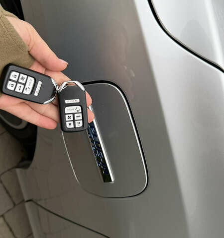 Сірий Хонда Клериті, об'ємом двигуна 1.5 л та пробігом 67 тис. км за 19000 $, фото 7 на Automoto.ua