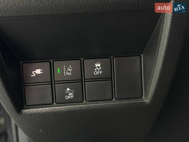 Серый Хонда Клерити, объемом двигателя 1.5 л и пробегом 159 тыс. км за 15900 $, фото 23 на Automoto.ua