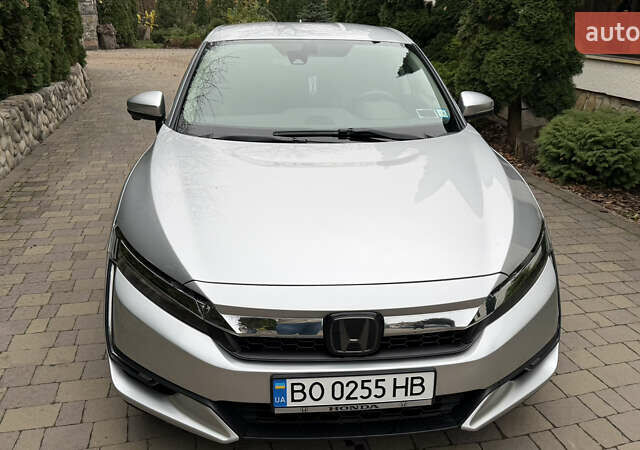 Сірий Хонда Клериті, об'ємом двигуна 1.5 л та пробігом 67 тис. км за 19000 $, фото 5 на Automoto.ua