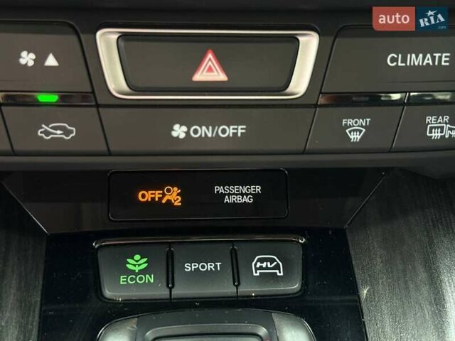 Серый Хонда Клерити, объемом двигателя 1.5 л и пробегом 159 тыс. км за 15900 $, фото 33 на Automoto.ua