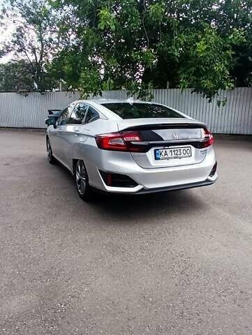 Серый Хонда Клерити, объемом двигателя 1.5 л и пробегом 208 тыс. км за 15100 $, фото 6 на Automoto.ua