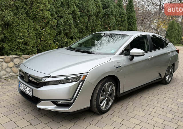 Сірий Хонда Клериті, об'ємом двигуна 1.5 л та пробігом 67 тис. км за 19000 $, фото 2 на Automoto.ua