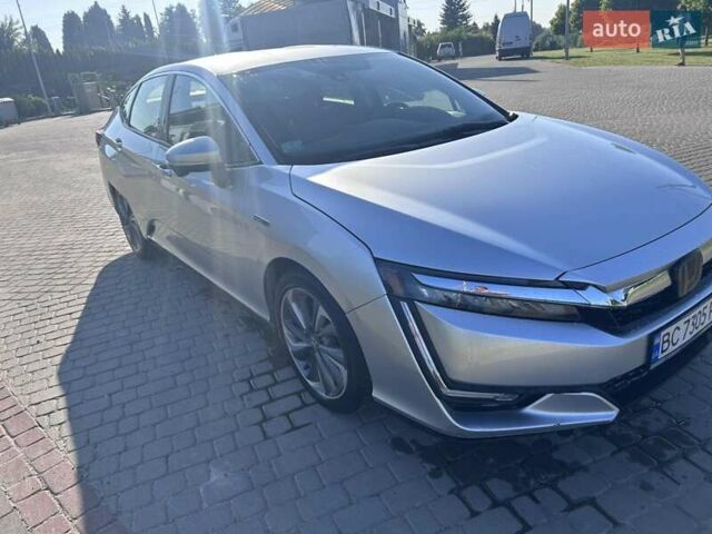 Серый Хонда Клерити, объемом двигателя 1.5 л и пробегом 182 тыс. км за 17700 $, фото 3 на Automoto.ua