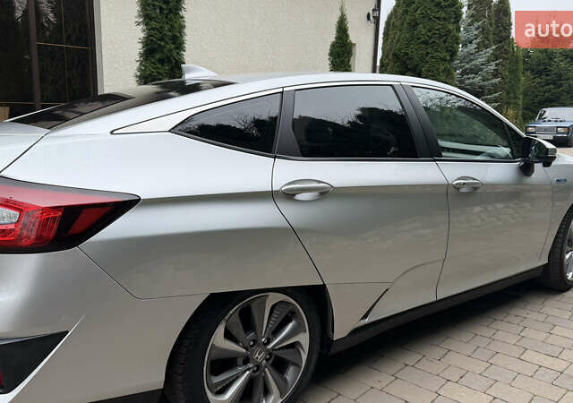 Сірий Хонда Клериті, об'ємом двигуна 1.5 л та пробігом 67 тис. км за 19000 $, фото 29 на Automoto.ua