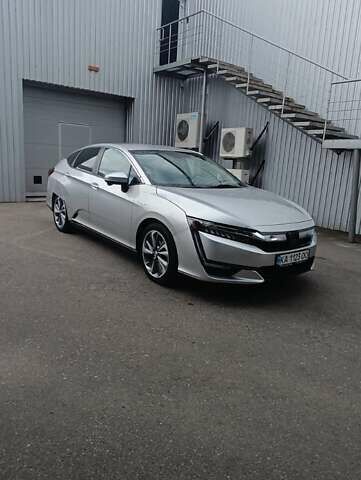 Серый Хонда Клерити, объемом двигателя 1.5 л и пробегом 208 тыс. км за 15100 $, фото 3 на Automoto.ua