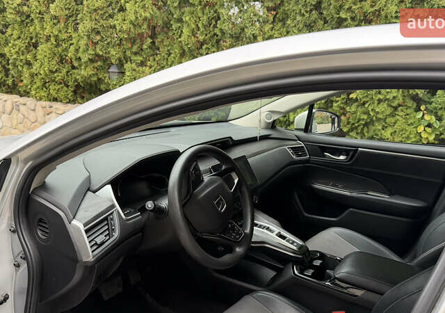 Сірий Хонда Клериті, об'ємом двигуна 1.5 л та пробігом 67 тис. км за 19000 $, фото 16 на Automoto.ua