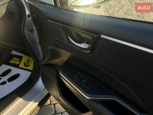 Сірий Хонда Клериті, об'ємом двигуна 1.5 л та пробігом 208 тис. км за 17200 $, фото 23 на Automoto.ua