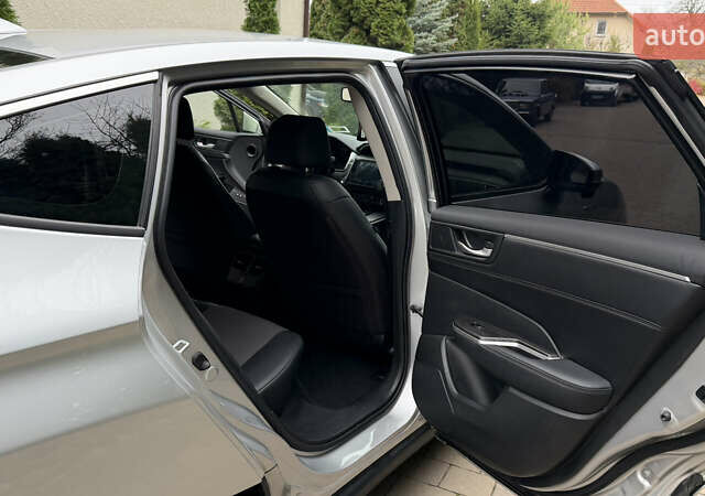 Сірий Хонда Клериті, об'ємом двигуна 1.5 л та пробігом 67 тис. км за 19000 $, фото 51 на Automoto.ua