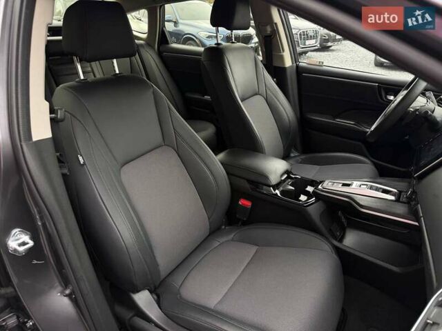 Серый Хонда Клерити, объемом двигателя 1.5 л и пробегом 159 тыс. км за 15900 $, фото 53 на Automoto.ua