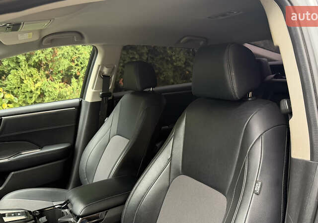 Сірий Хонда Клериті, об'ємом двигуна 1.5 л та пробігом 67 тис. км за 19000 $, фото 15 на Automoto.ua