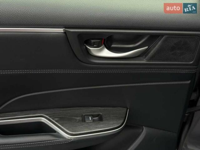 Серый Хонда Клерити, объемом двигателя 1.5 л и пробегом 159 тыс. км за 15900 $, фото 39 на Automoto.ua