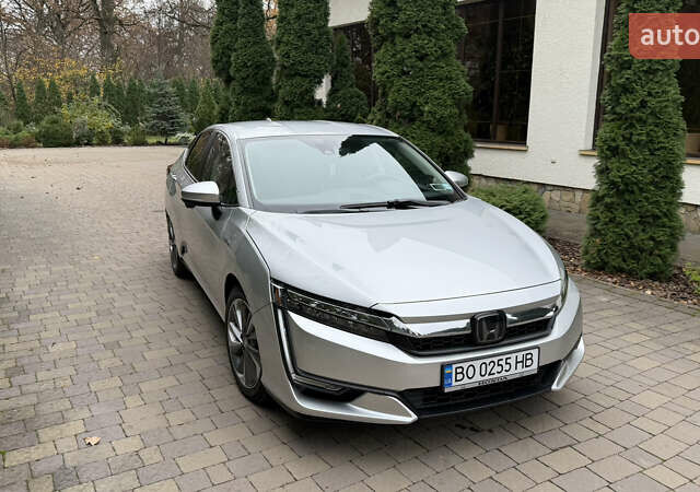 Сірий Хонда Клериті, об'ємом двигуна 1.5 л та пробігом 67 тис. км за 19000 $, фото 9 на Automoto.ua