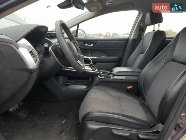 Серый Хонда Клерити, объемом двигателя 0 л и пробегом 224 тыс. км за 3000 $, фото 6 на Automoto.ua