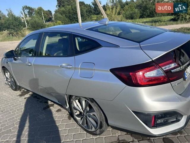 Серый Хонда Клерити, объемом двигателя 1.5 л и пробегом 182 тыс. км за 17700 $, фото 5 на Automoto.ua