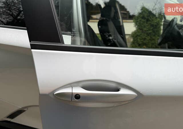 Сірий Хонда Клериті, об'ємом двигуна 1.5 л та пробігом 67 тис. км за 19000 $, фото 49 на Automoto.ua