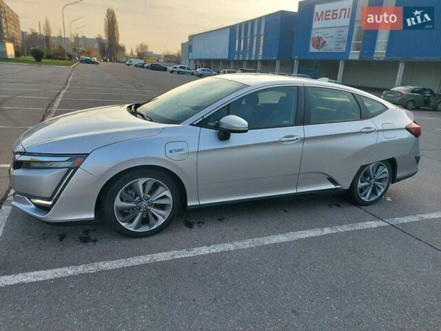 Серый Хонда Клерити, объемом двигателя 1.5 л и пробегом 110 тыс. км за 20500 $, фото 3 на Automoto.ua