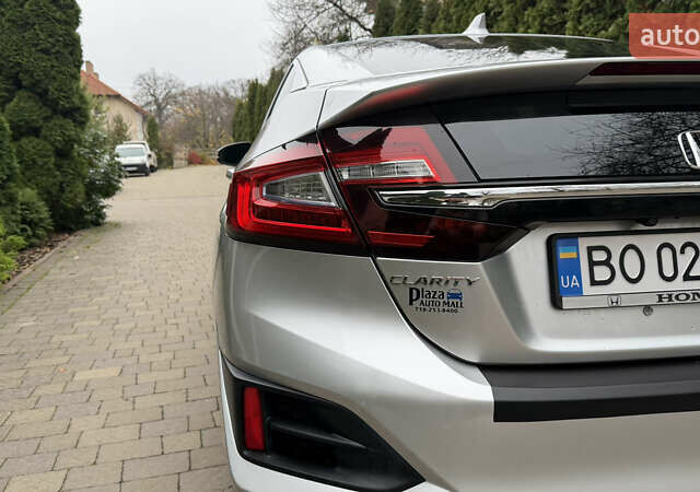 Сірий Хонда Клериті, об'ємом двигуна 1.5 л та пробігом 67 тис. км за 19000 $, фото 22 на Automoto.ua