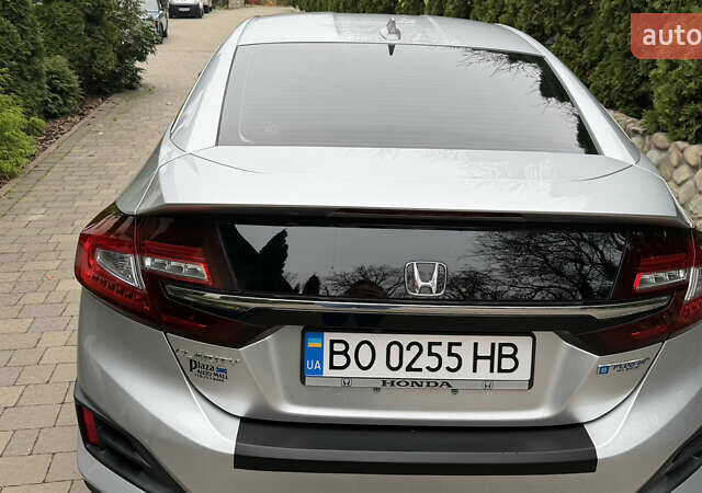 Сірий Хонда Клериті, об'ємом двигуна 1.5 л та пробігом 67 тис. км за 19000 $, фото 21 на Automoto.ua