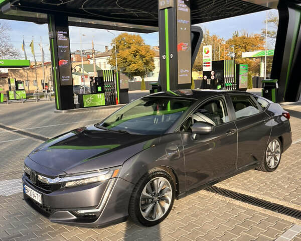 Серый Хонда Клерити, объемом двигателя 1.5 л и пробегом 118 тыс. км за 18000 $, фото 5 на Automoto.ua