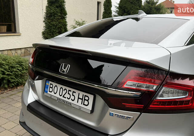 Сірий Хонда Клериті, об'ємом двигуна 1.5 л та пробігом 67 тис. км за 19000 $, фото 12 на Automoto.ua