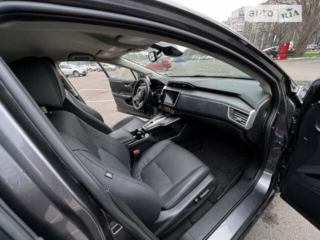Серый Хонда Клерити, объемом двигателя 1.5 л и пробегом 64 тыс. км за 22500 $, фото 29 на Automoto.ua