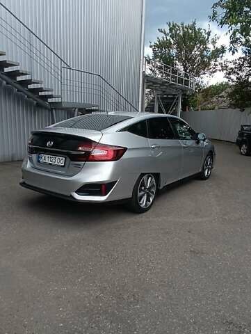 Серый Хонда Клерити, объемом двигателя 1.5 л и пробегом 208 тыс. км за 15100 $, фото 5 на Automoto.ua