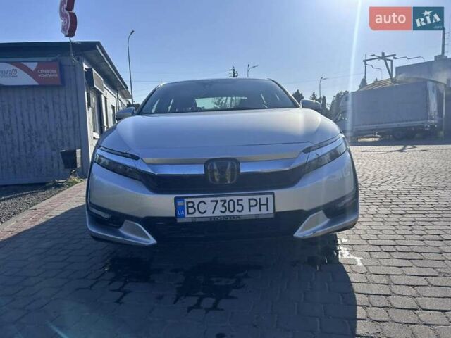 Серый Хонда Клерити, объемом двигателя 1.5 л и пробегом 182 тыс. км за 17700 $, фото 2 на Automoto.ua