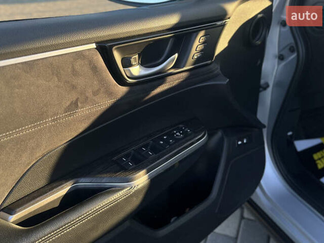 Сірий Хонда Клериті, об'ємом двигуна 1.5 л та пробігом 208 тис. км за 17200 $, фото 20 на Automoto.ua